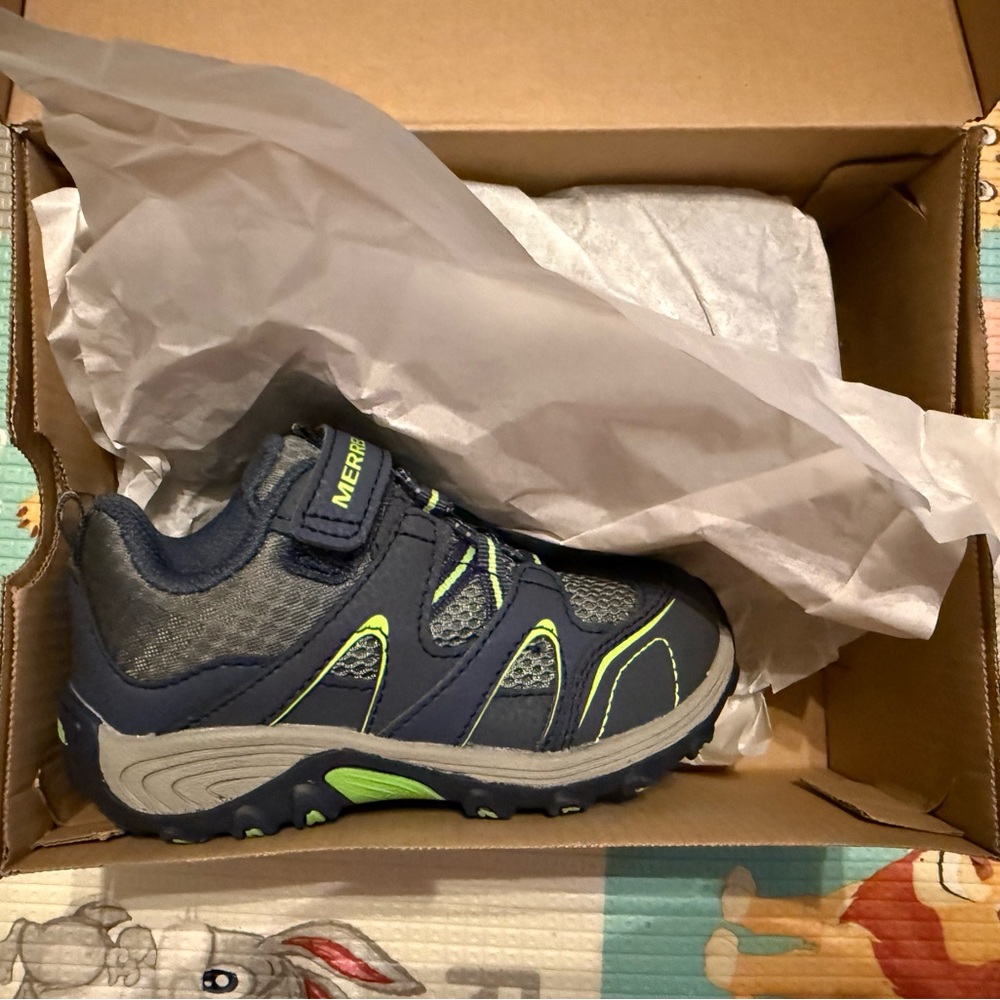 Merrell Kids' Black and Green Sneakers - Picture 3 of 5